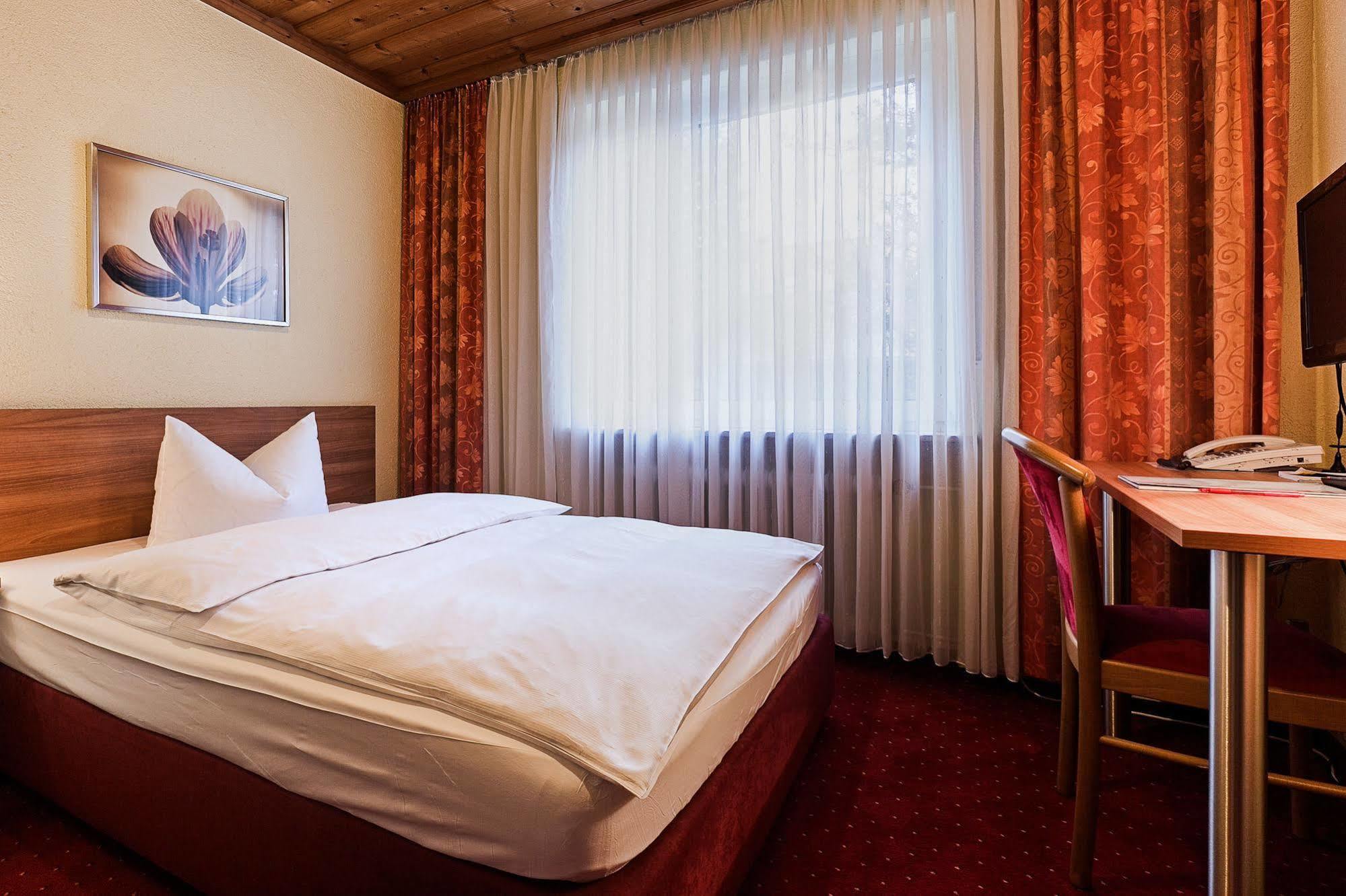 Nürnberger Trichter Hotel